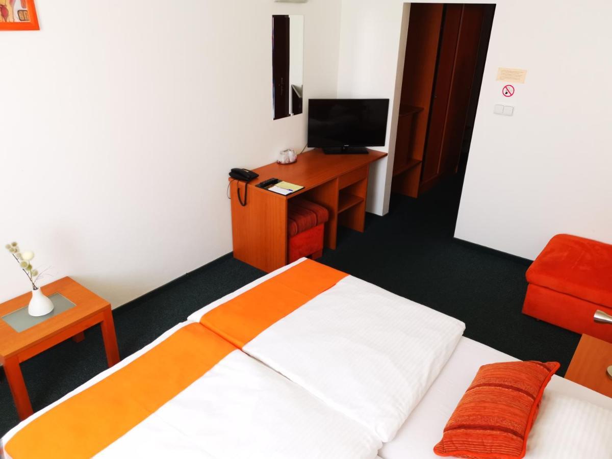 Penzion Helios Bratislava Ngoại thất bức ảnh